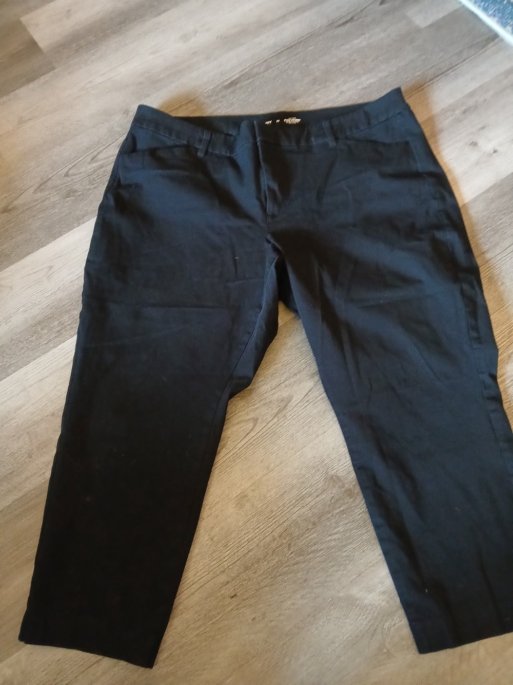 Old Navy Black Straight-Leg Pixie Women's Pants